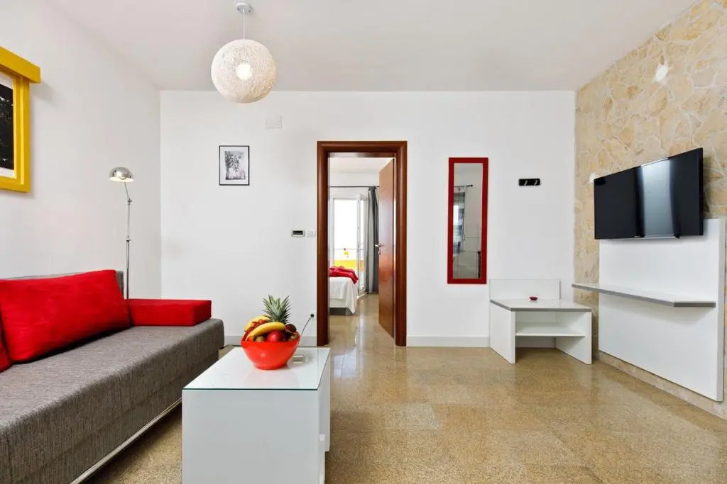 Ark Beach Apartments