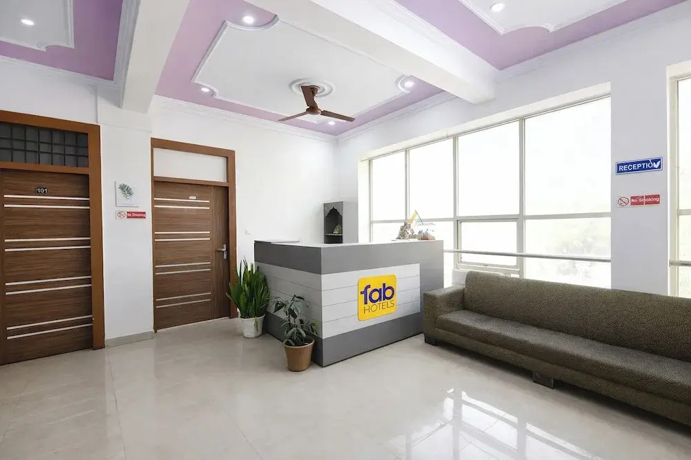 Fabhotel Divine