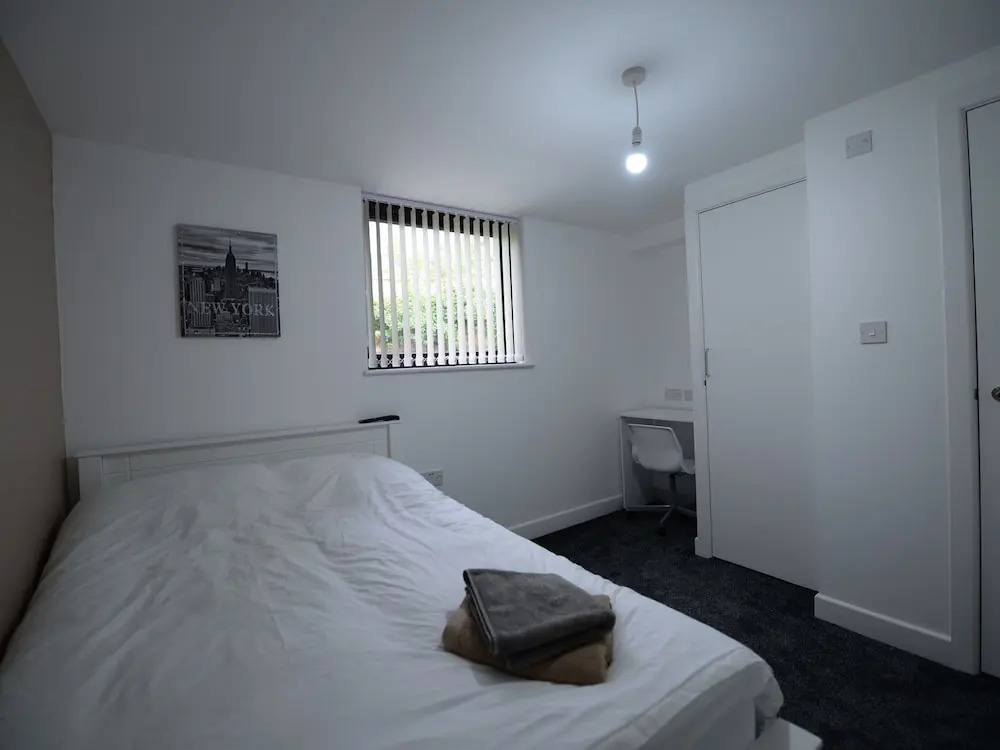 Elegant Holiday Home in Coventry near Lake View Park