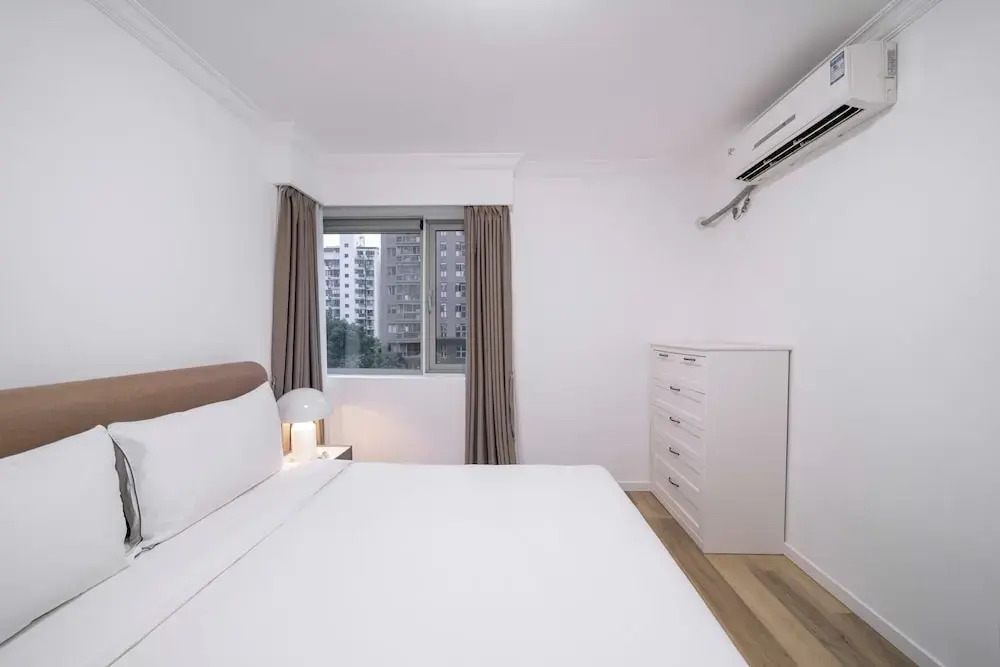 Tyms Elegant 4BR 2BA APT Changning