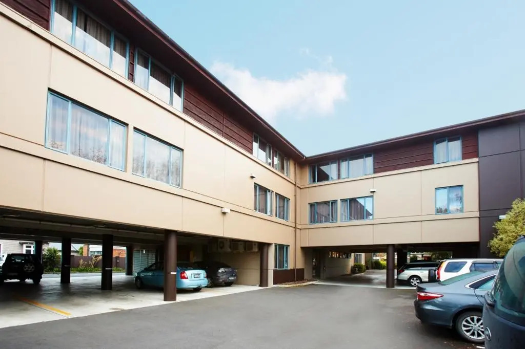 Ventura Inn & Suites Hamilton