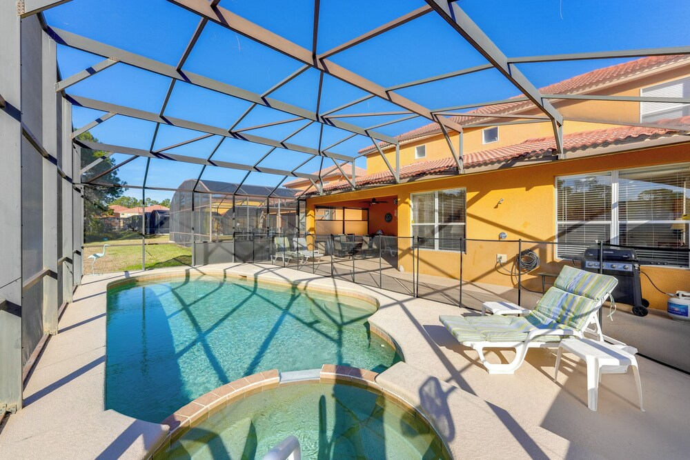 Poolside Living: Family Retreat 12 Mi to Disney