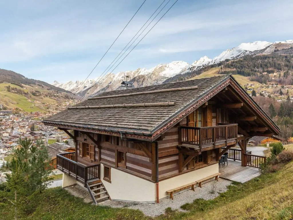 Chalet 5★ à La Clusaz, 8 pers, spa, proche pistes, 4 chambres - FR-1-304-110