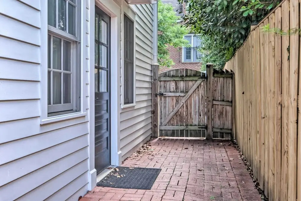 Old Town Walkable Paradise w/ Private Patio