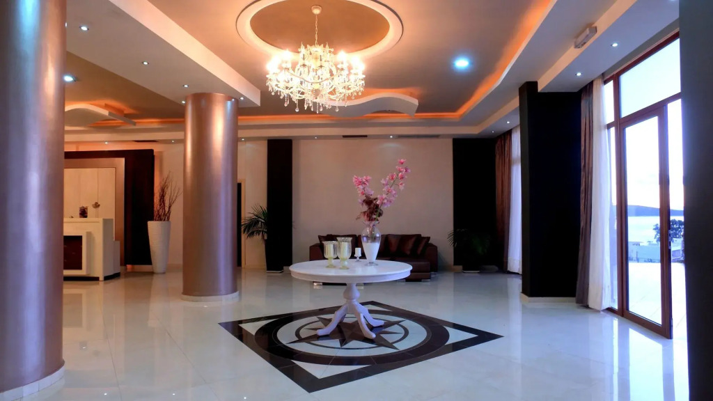 Evia Hotel & Suites