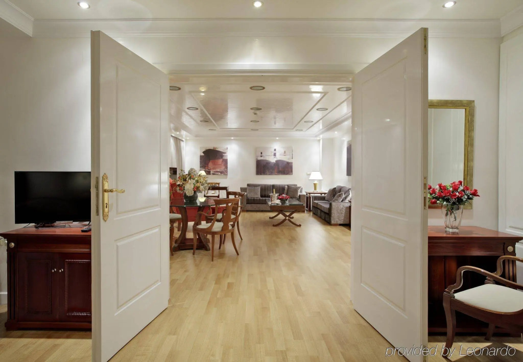 Piraeus Theoxenia Hotel