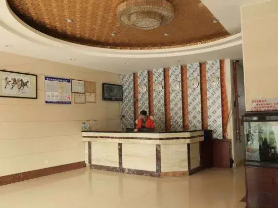 Xiangyun Hotel (Yulin Yuntiangong Cultural City RT-Mart)