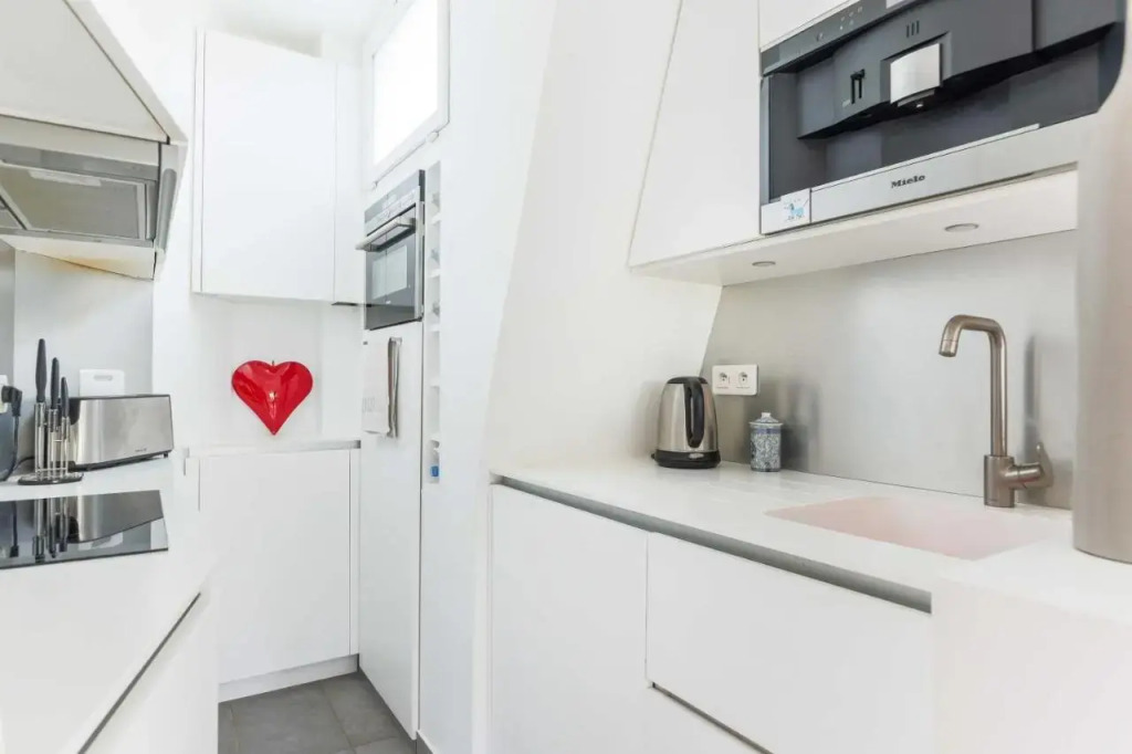 Squarebreak - Arc de Triomphe Apartments