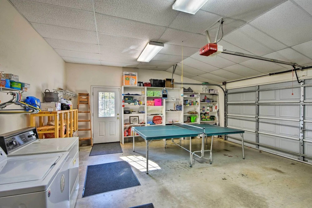 Summer in the Smokies! Hayesville Bungalow w/ Deck
