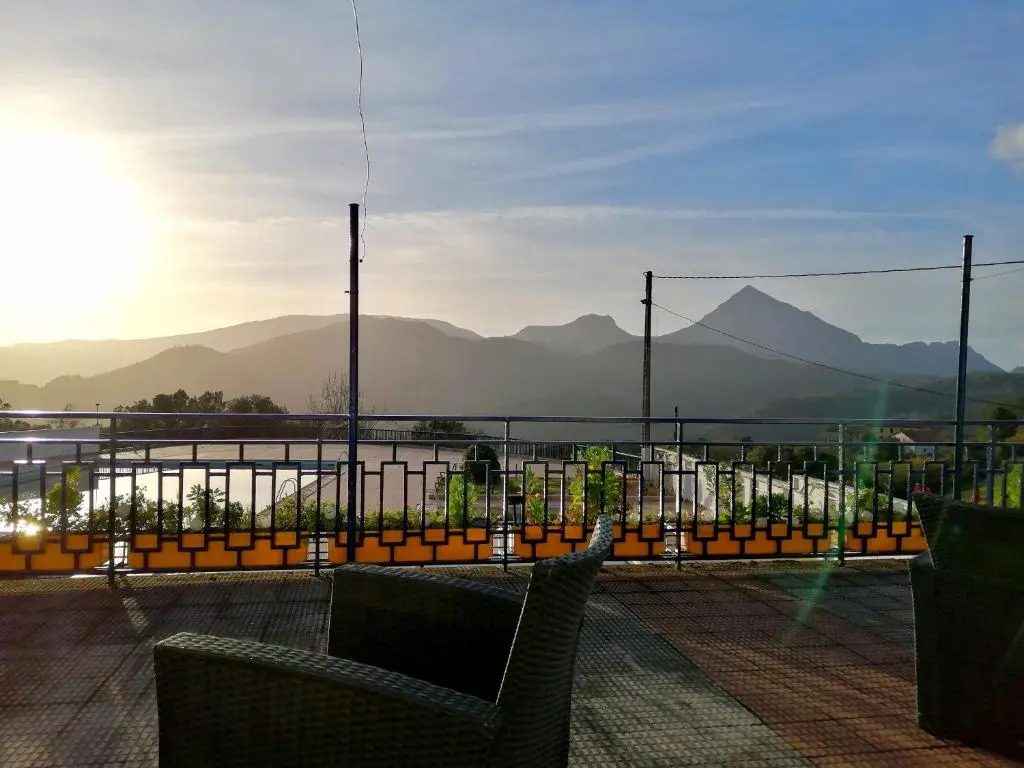 Uxarte -Alojamiento, restaurante y piscinas