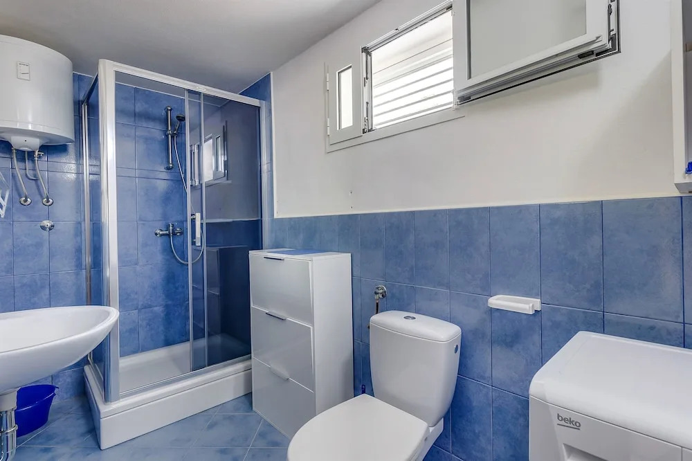 Apartments and Room Rukonic