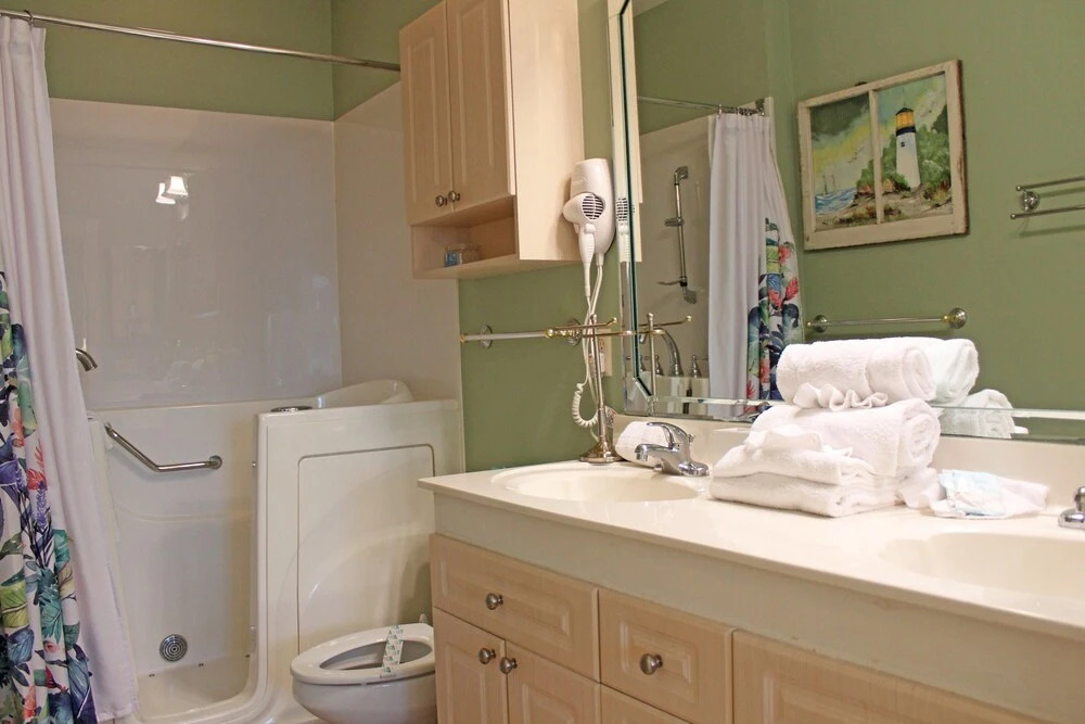 Professionally Cleaned & Sanitized Condo in MB