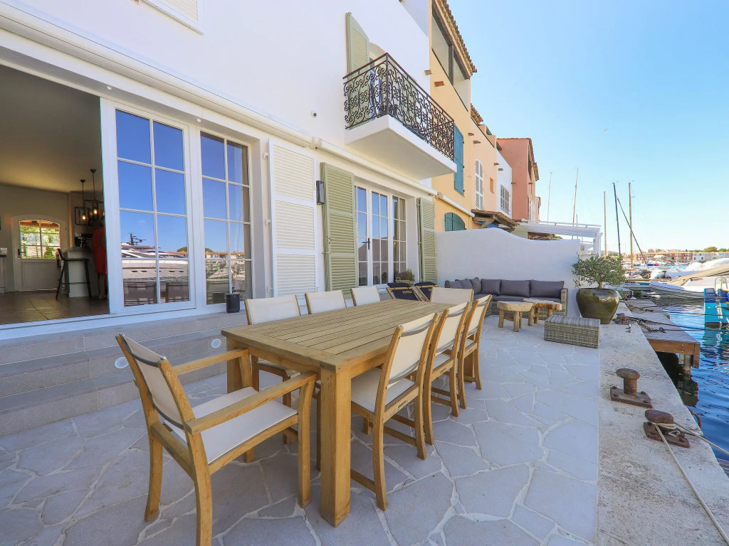 Pleasant House for 8 People & 12 m Mooring