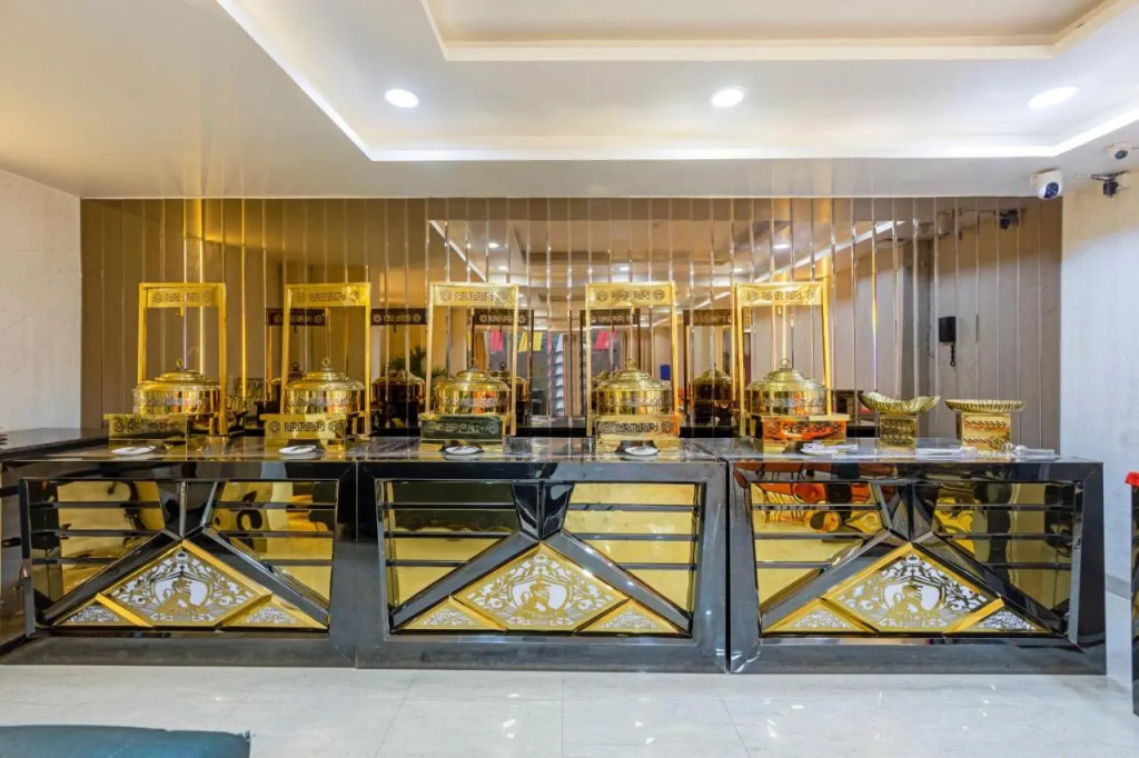Aadat Hotel Subhash Chowk Gurgaon