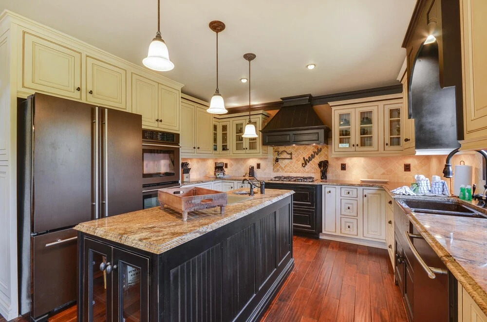 Mossy Brook - 6 Br home by RedAwning