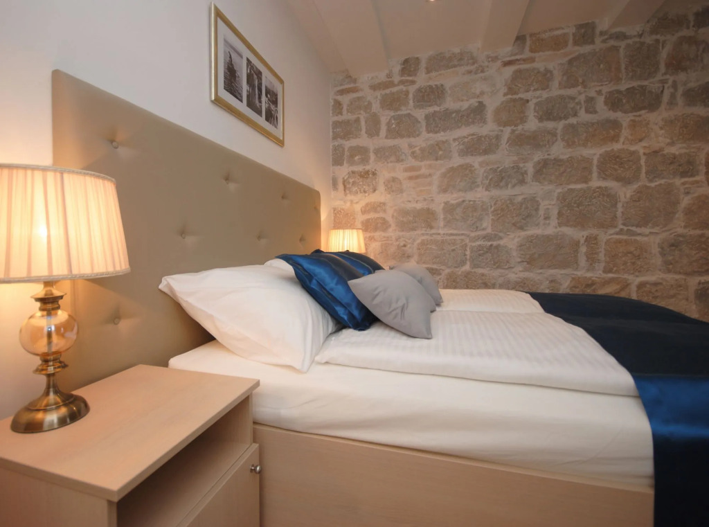 Lanterna Rooms