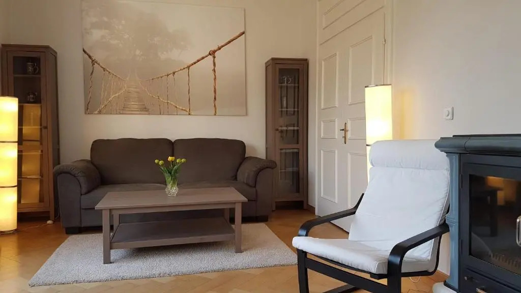 Königliche Villa Appartement mit Balkon