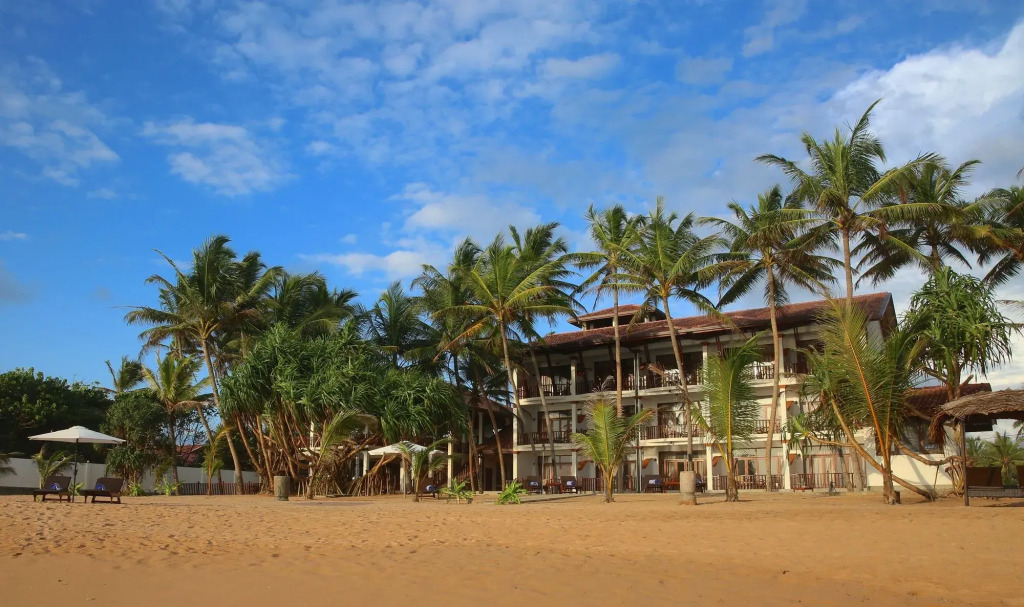 Whispering Palms Hotel