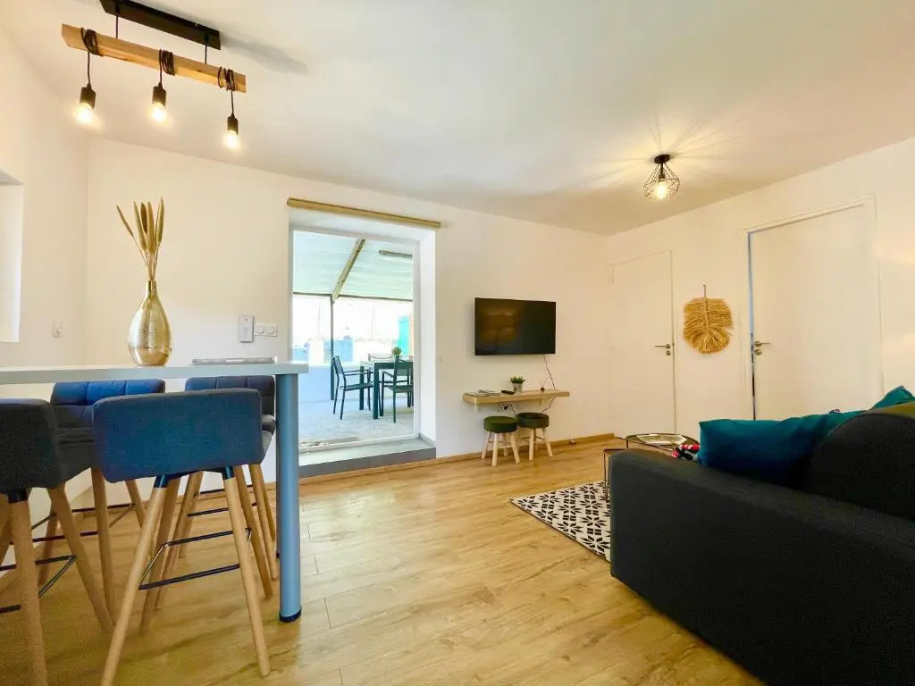 Cosy & Chill Appartements - 10 min de la mer - Jardin, Netflix, terrasse, fibre & parking