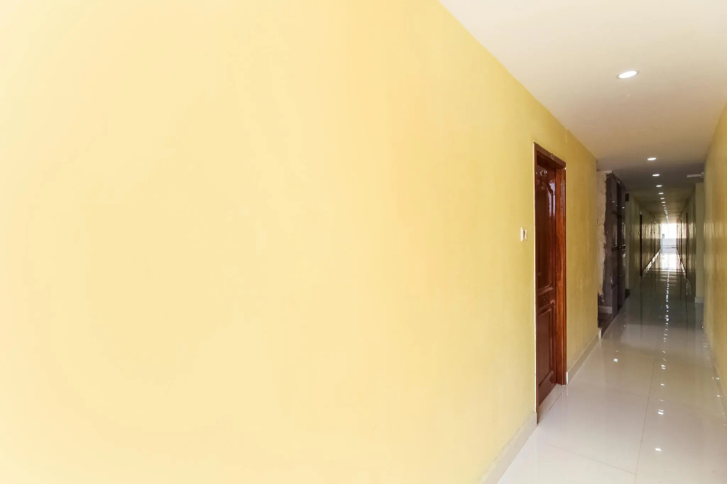 OYO 67796 Sree Guru Lakshmi Residency