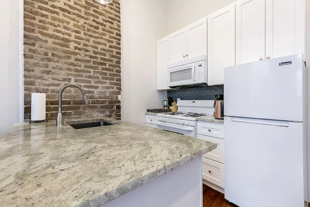 Newly renovated Modern 1BD Condo