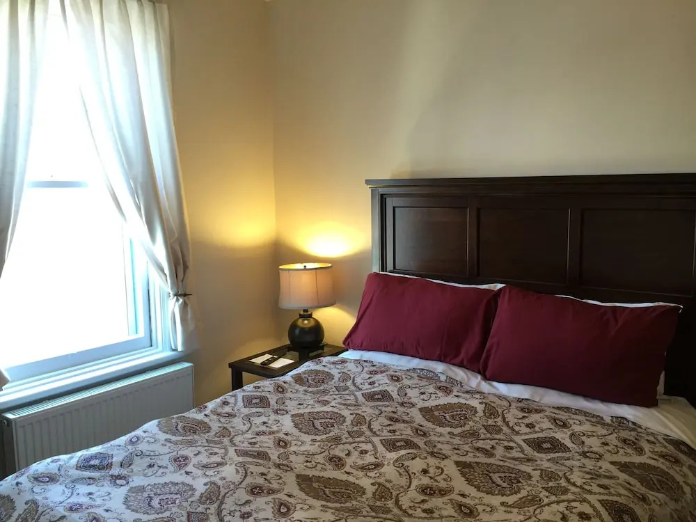 The Century House Bed and Breakfast Ottawa