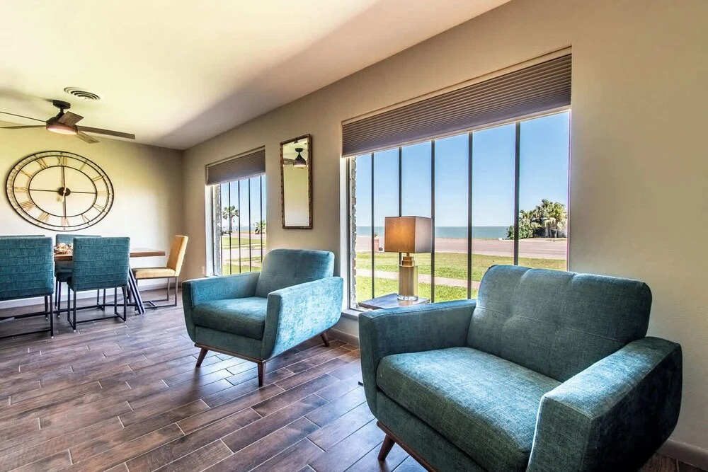 Sleeps 33 - Oceanfront Luxury 2 Pools & 2 Houses
