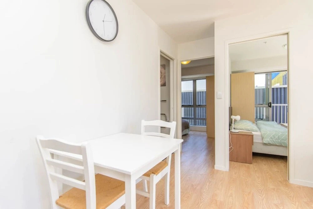 Modern 2 Bedroom Apartment in the CBD