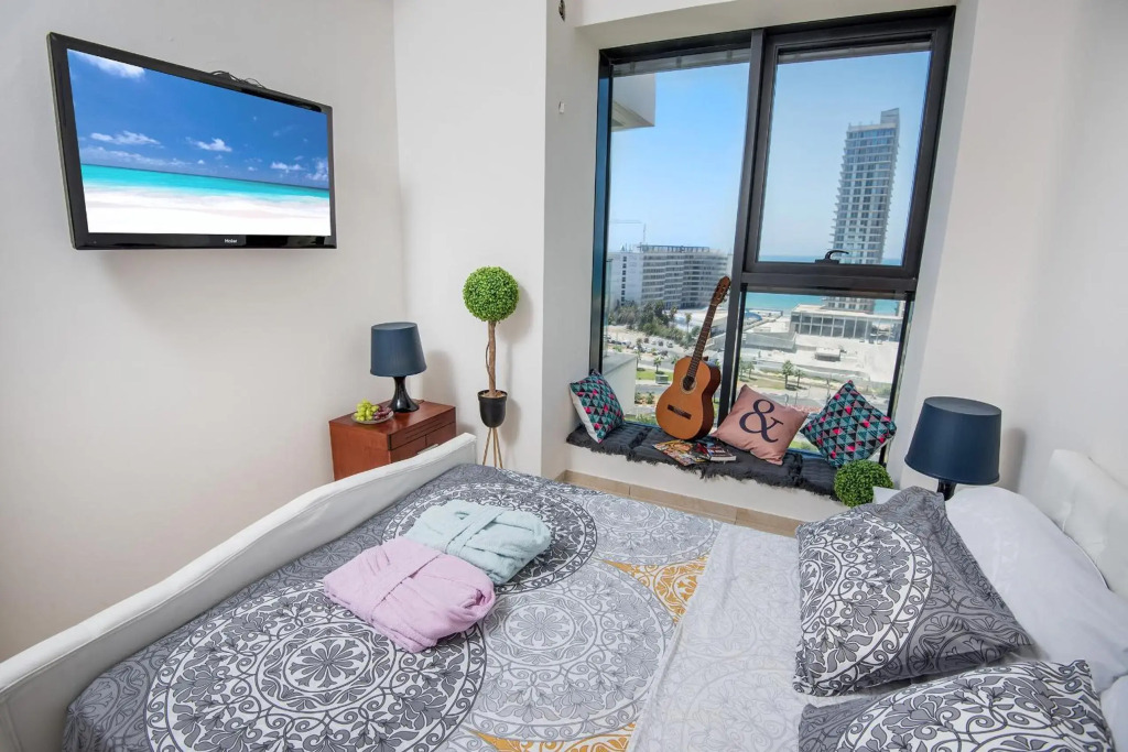 Bat Yam Luxery 4BR Sea View Suite
