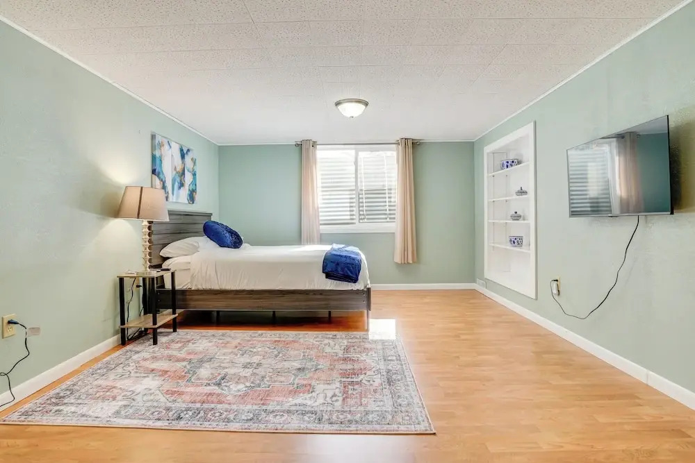 Spacious Cottage Grove Haven Near Downtown St Paul