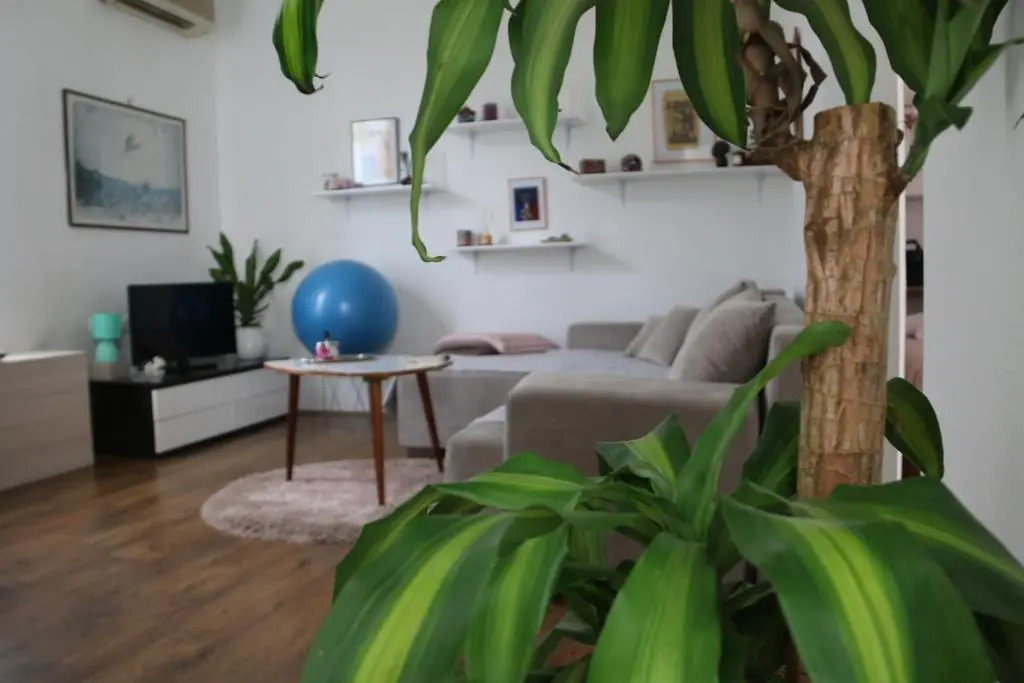 Cosy apartment - 10 minutes walk to sea