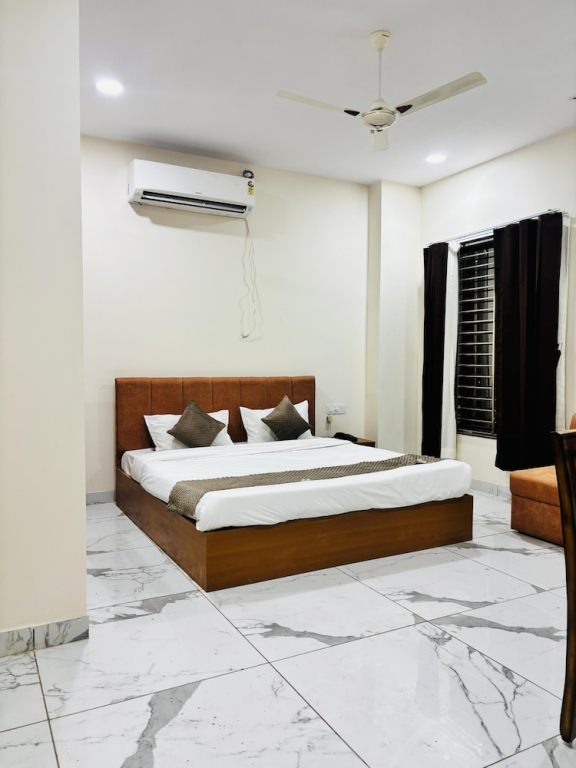 Hotel Venus Stays Near Prestige College Bhopal