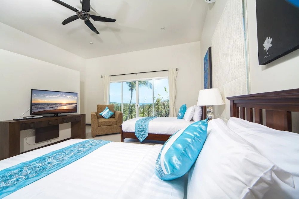 Villa Hin Fa 8 Bed Seaviews in Extensive Modern Grandeur