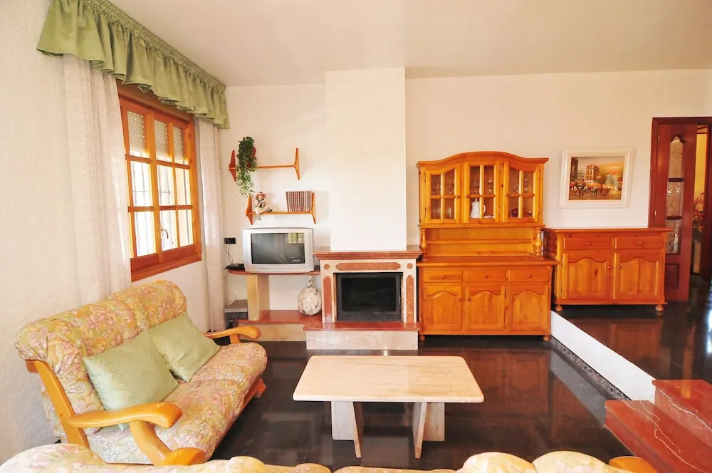 Amitie - Costa Barcelona by Homeholidaysrentals
