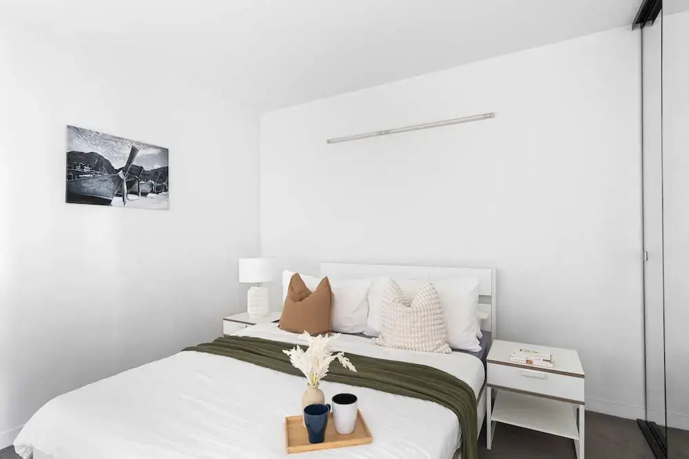 Cozy & Central 2BR Stay, Near Cbd, Free Parking