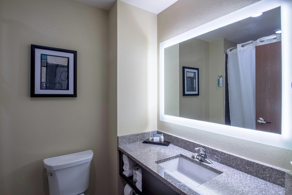 Creekstone Inn & Suites - St Marys