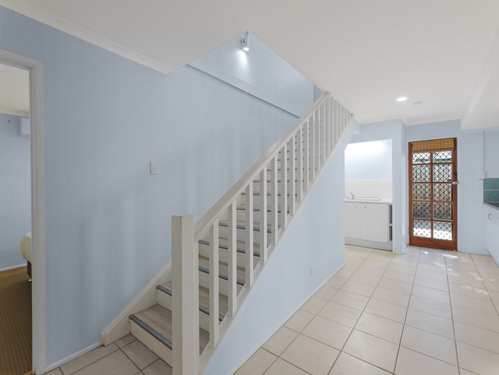 The Palms - Beach Retreat With Pool, Garden, BBQ