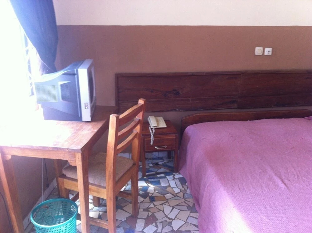 Hotel D K
