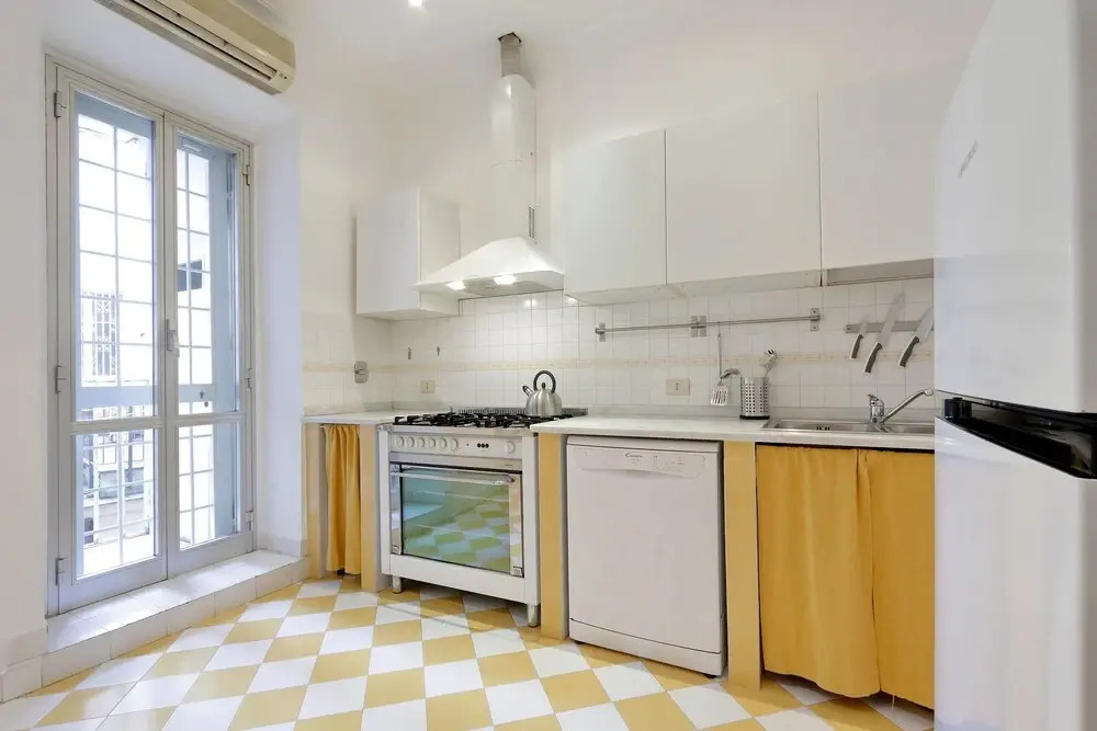 Campo dei Fiori 3-bed Apartment, hi Standing