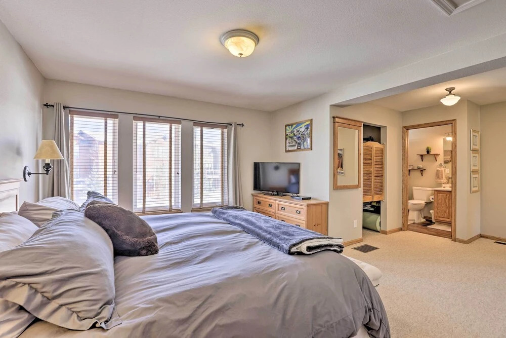 Pet-friendly Fraser Condo w/ Community Hot Tub