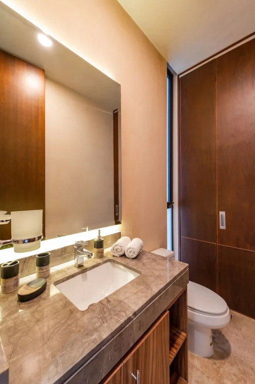 Two Bedroom Luxury Apartment by TuLuna