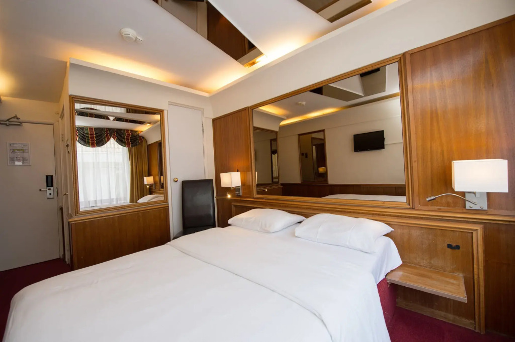 Rembrandtplein Bed & Breakfast