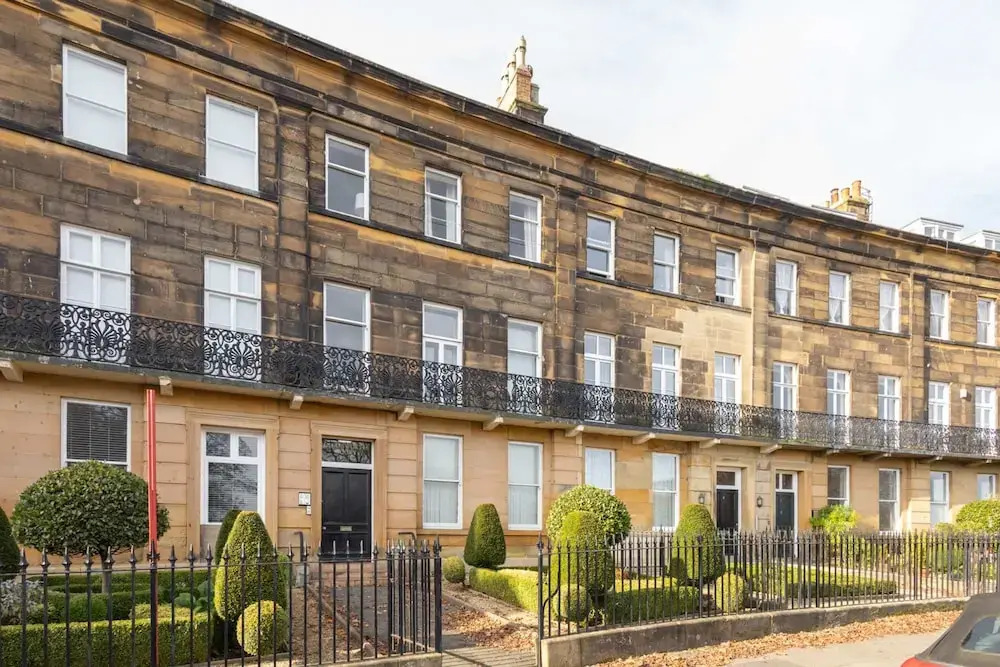 Host Stay Chatsworth Court Apartment