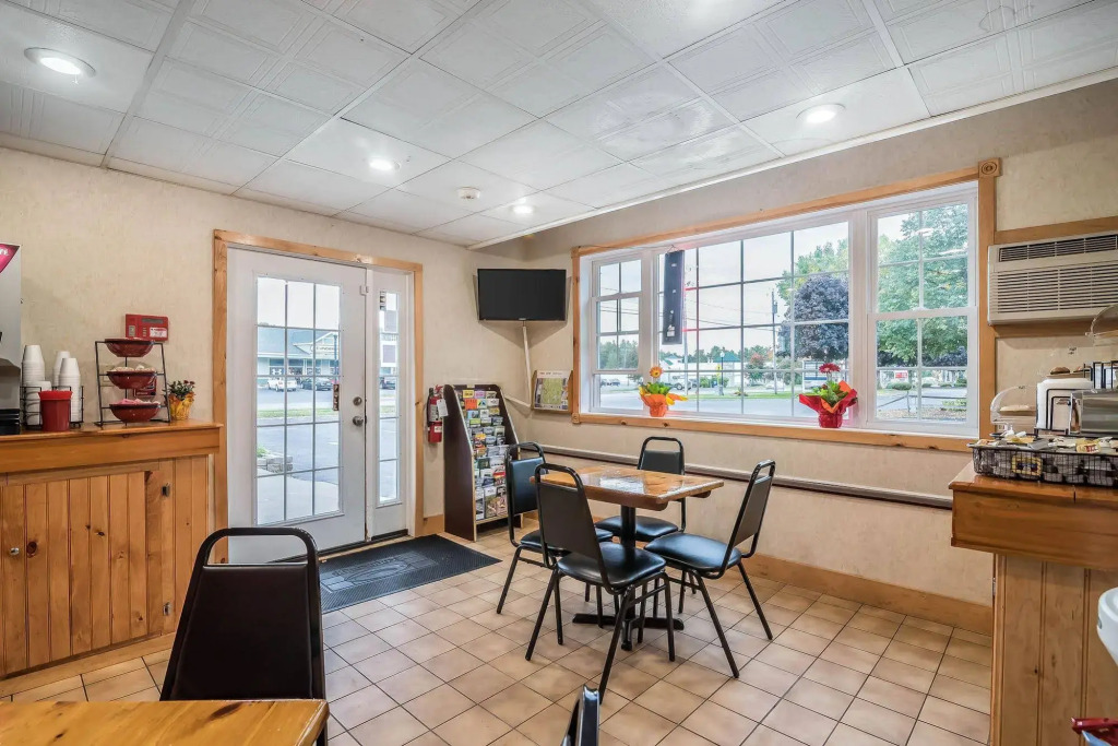 Blue Line Inn Lake George