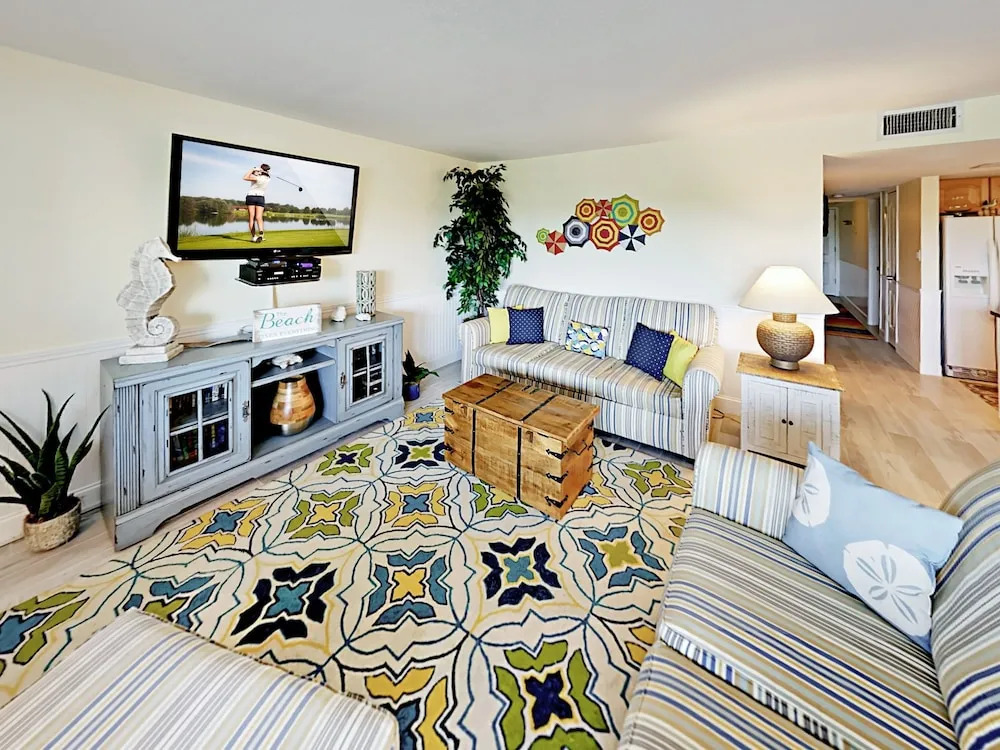 19610 Gulf Blvd Condo Unit 203 2 Bedrooms 2 Bathrooms Condo