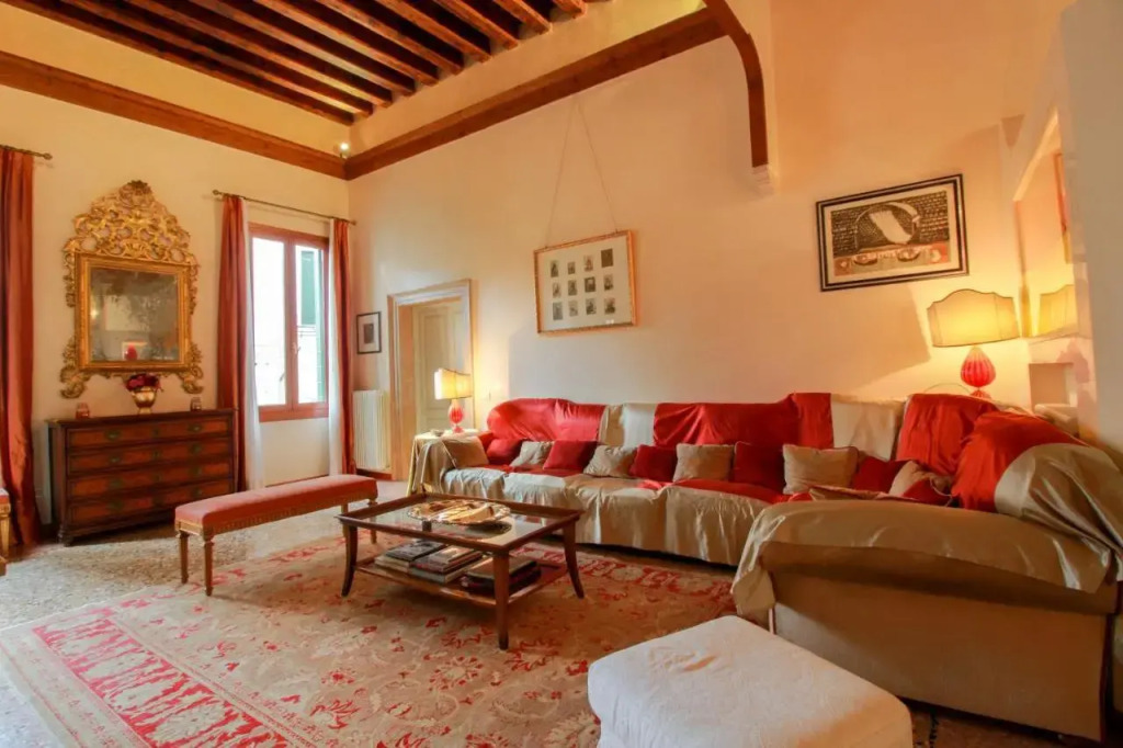 Fortuny 3967 Luxury suites wine