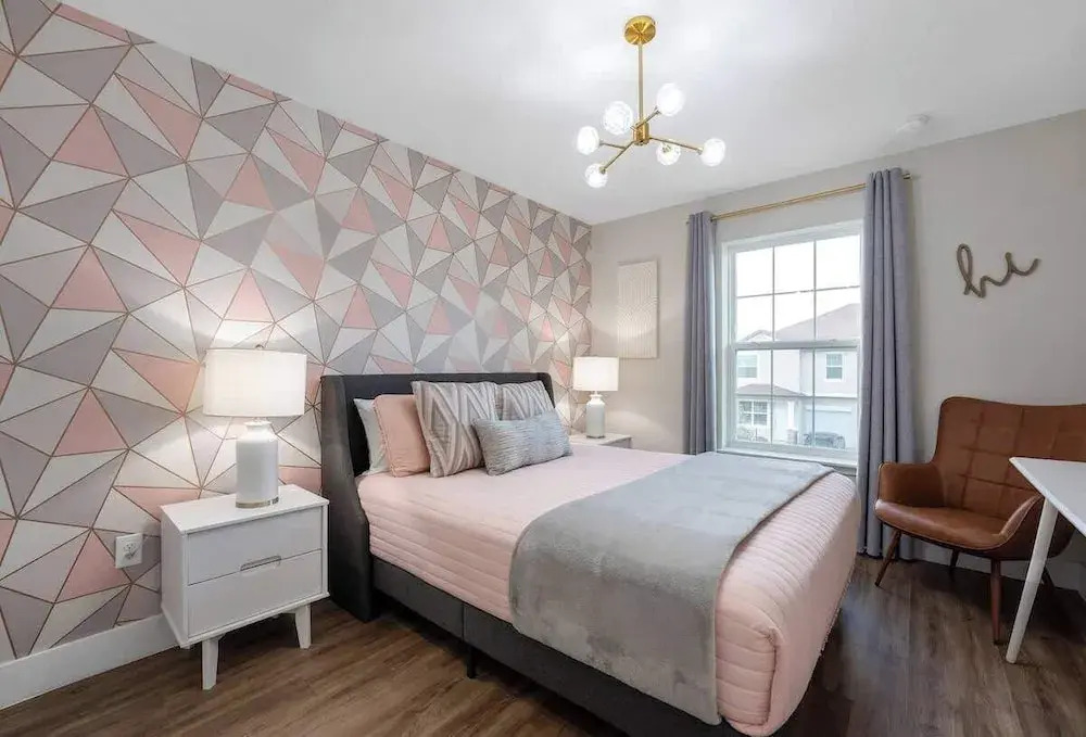 Beautiful 4BR Home w/ Modern Design
