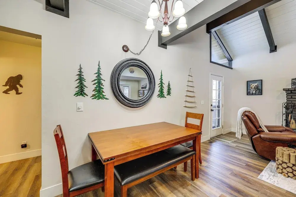 < 1 Mi to Bear Mtn! Family Ski Cabin w/ Game Room