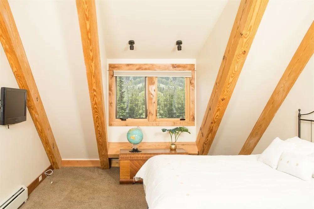 Big Sky - Little Plume Lodge