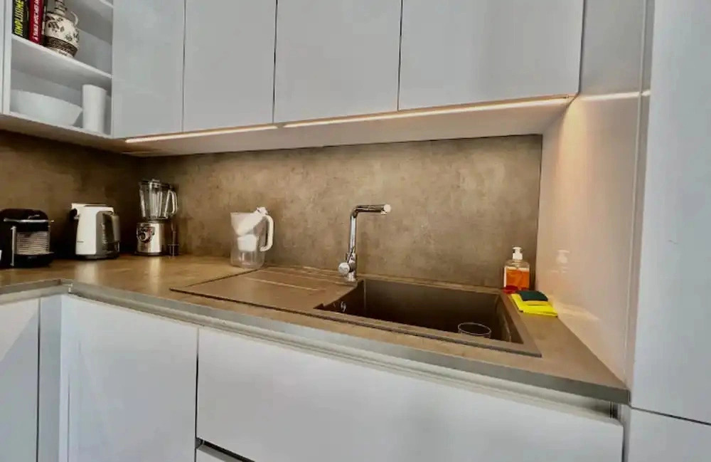 Stylish 3-bedroom Gem Steps From Monaco Spacious